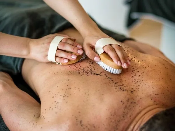 A body exfoliation treatment at LunaSol
