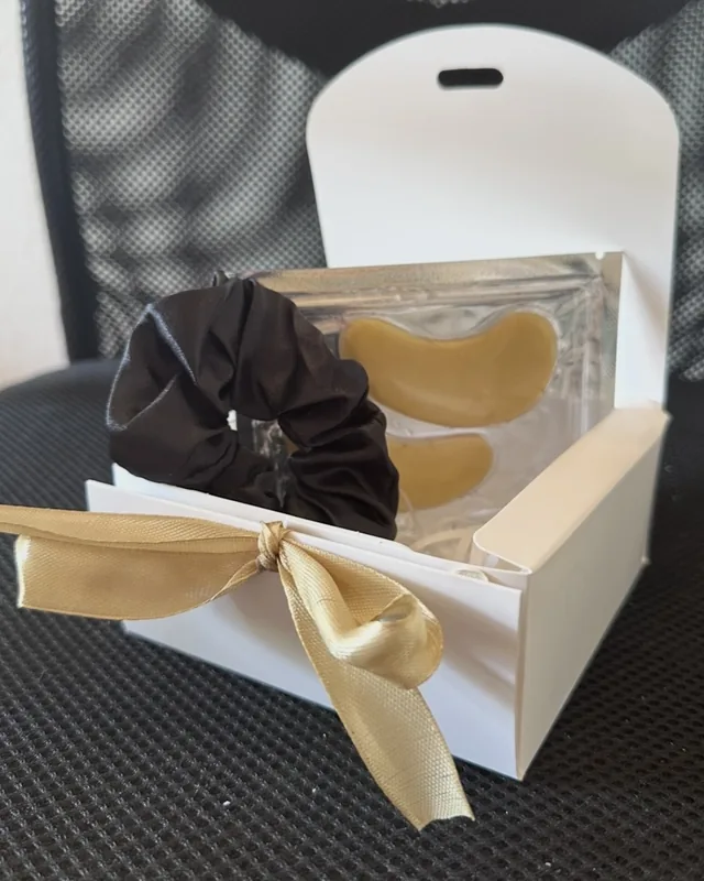 Hydrating Under-eye Patch Set & Satin Scrunchie